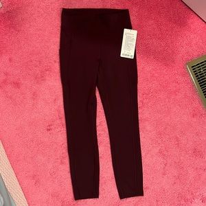 NWT Lululemon Invigorate 25" Cassis